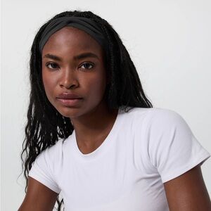 Like new Vuori black headband